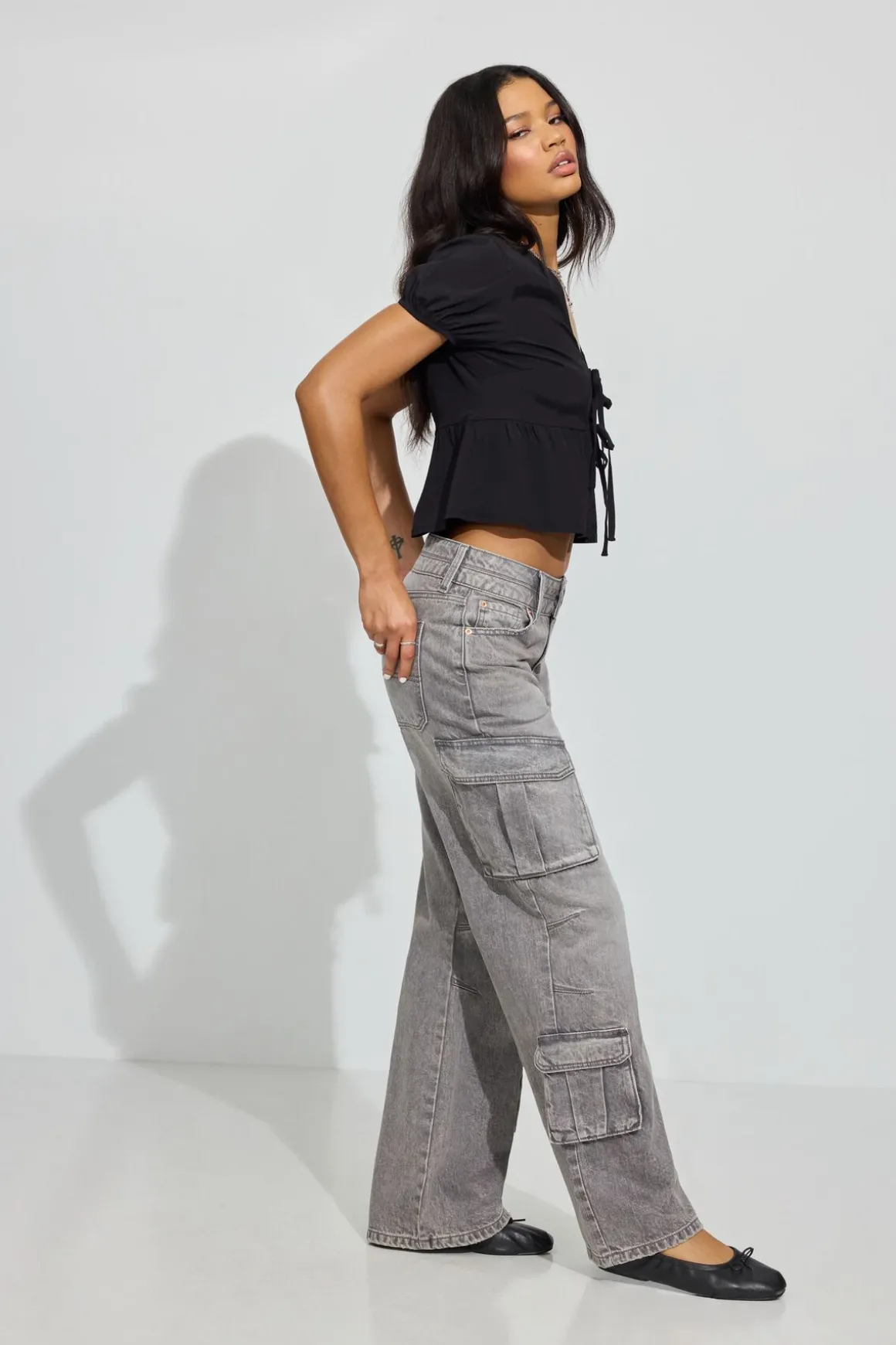 Store High Rise Wide Cargo Jeans Jeans
