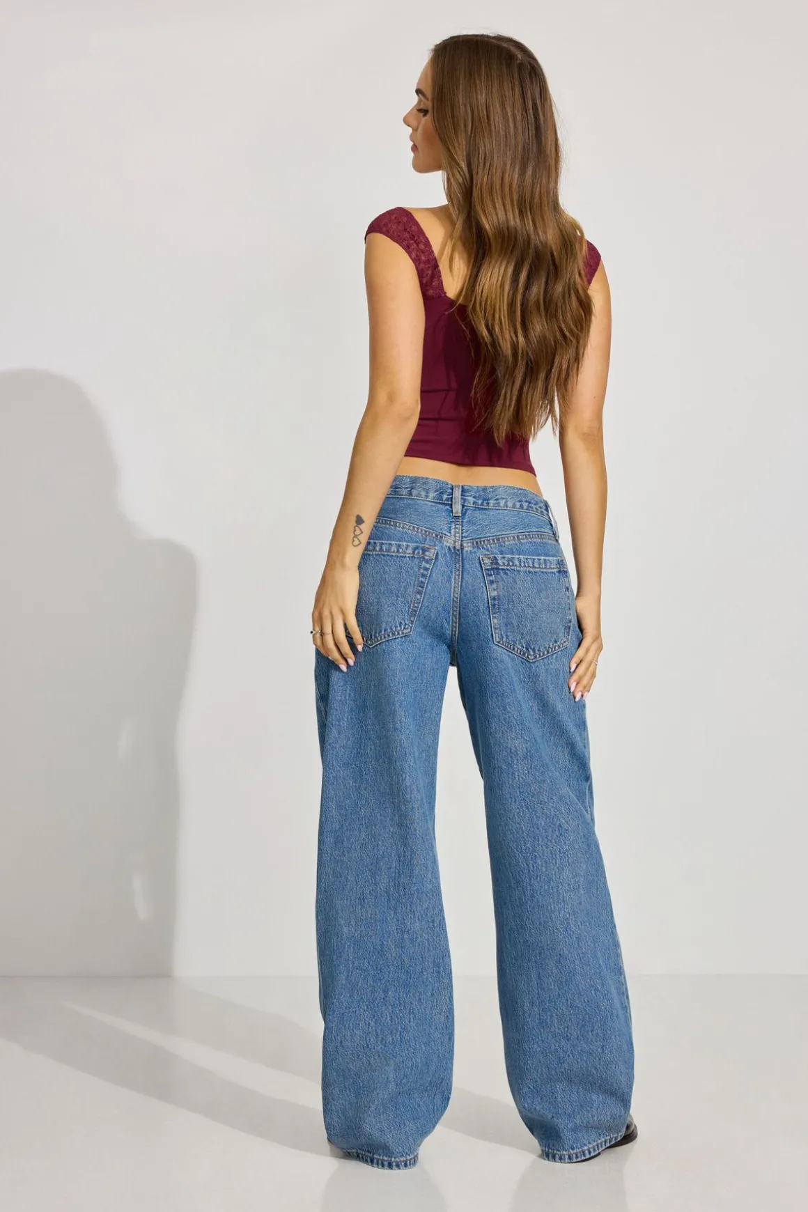 Online Low Rise Baggy Jeans Jeans