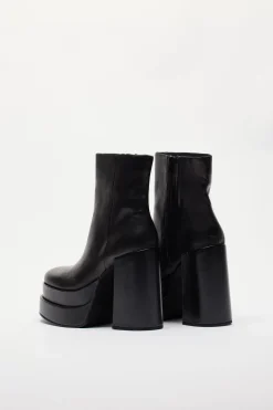 Cheap STEVE MADDEN - Cobra Platform Boot Shoes
