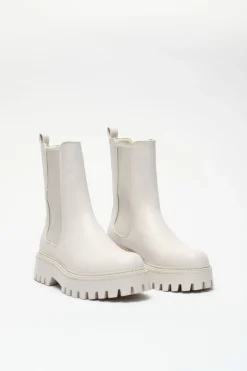 Discount STEVE MADDEN Briona Lug Sole Chelsea Boot Shoes