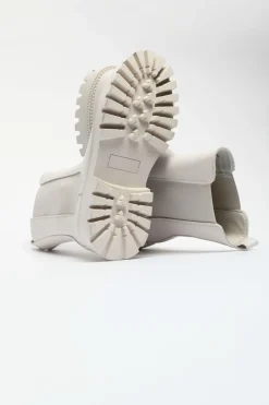 Discount STEVE MADDEN Briona Lug Sole Chelsea Boot Shoes